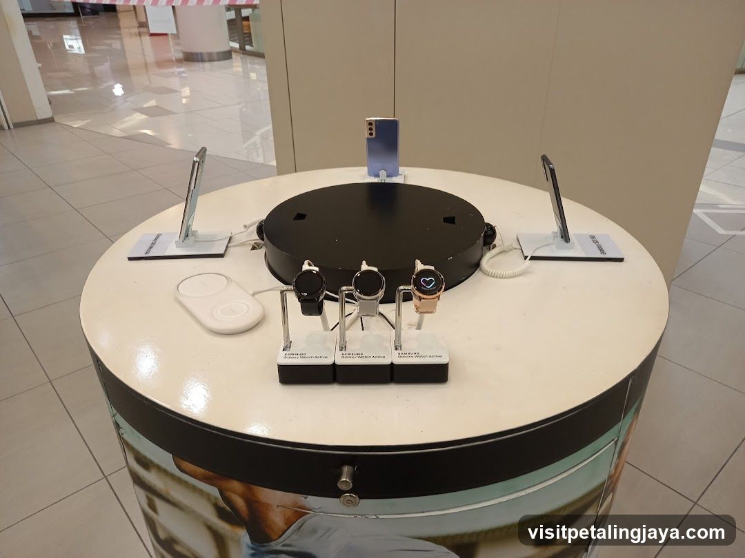 Samsung Experience Store Paradigm Mall