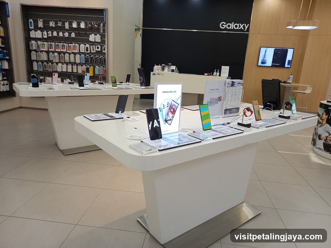 Galaxy Store Interior Display