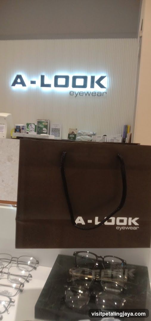A-LOOK Eyewear Interior Display