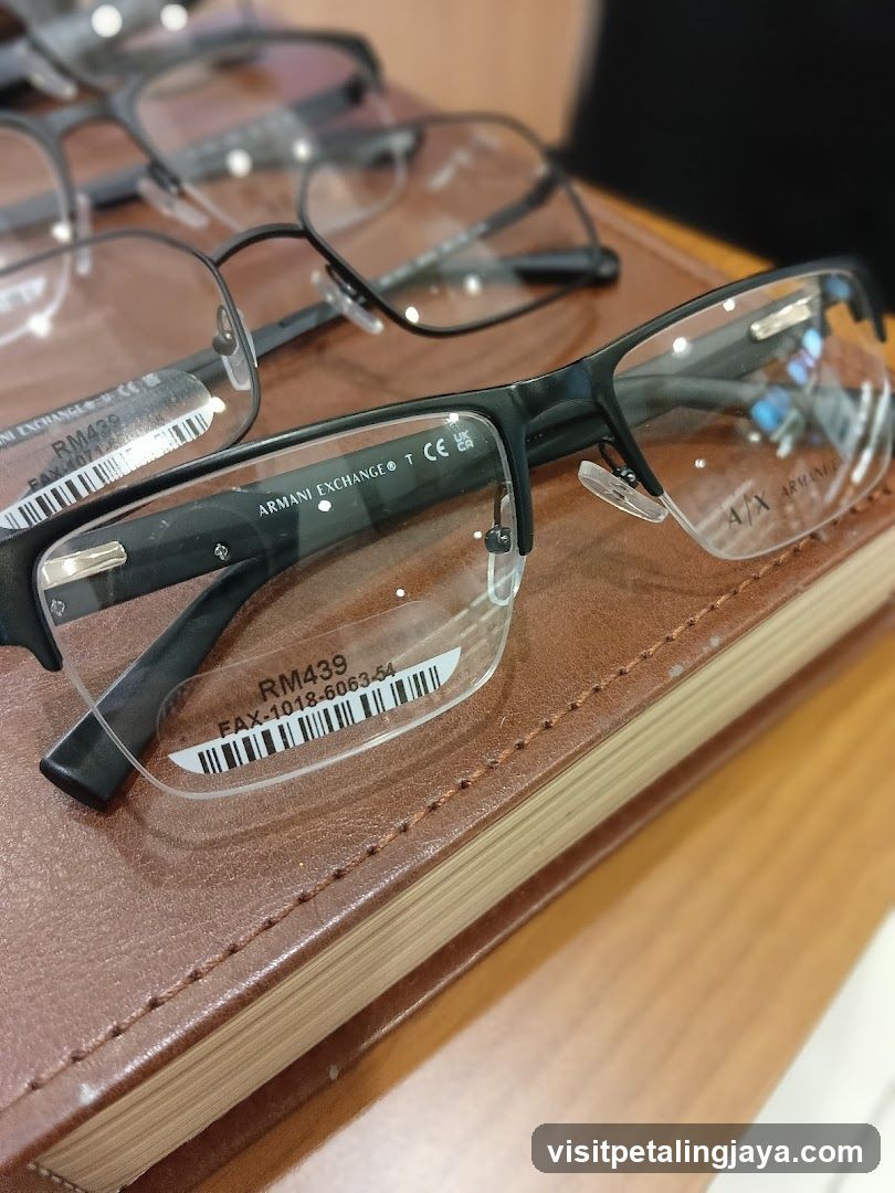 Eyeglasses Display