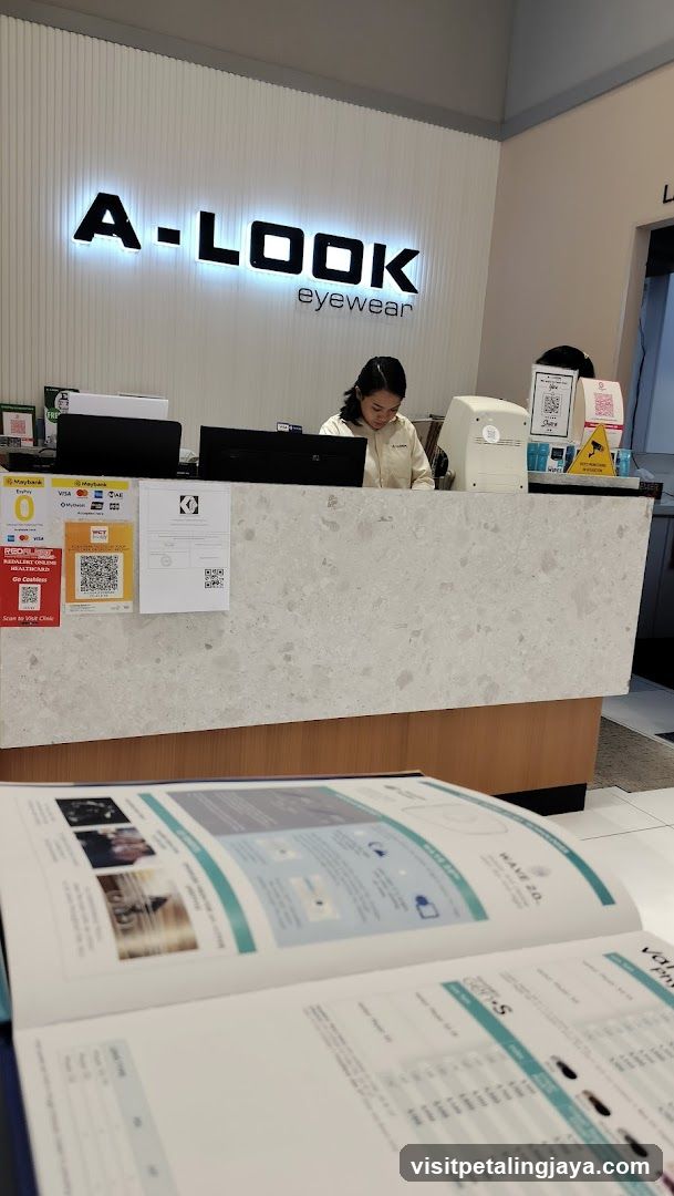 A-LOOK Eyewear Interior
