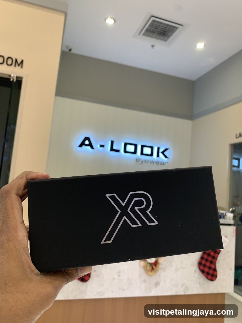 A-LOOK Eyewear Store Interior