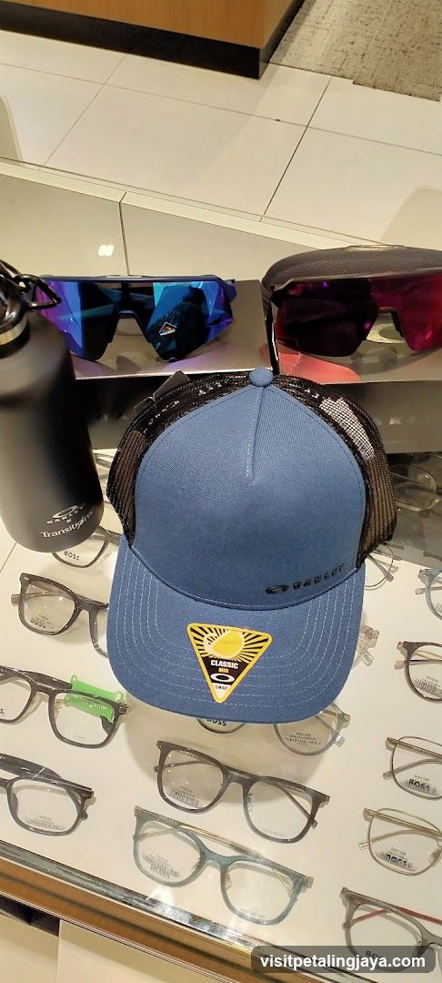 Eyewear and Accessories Display