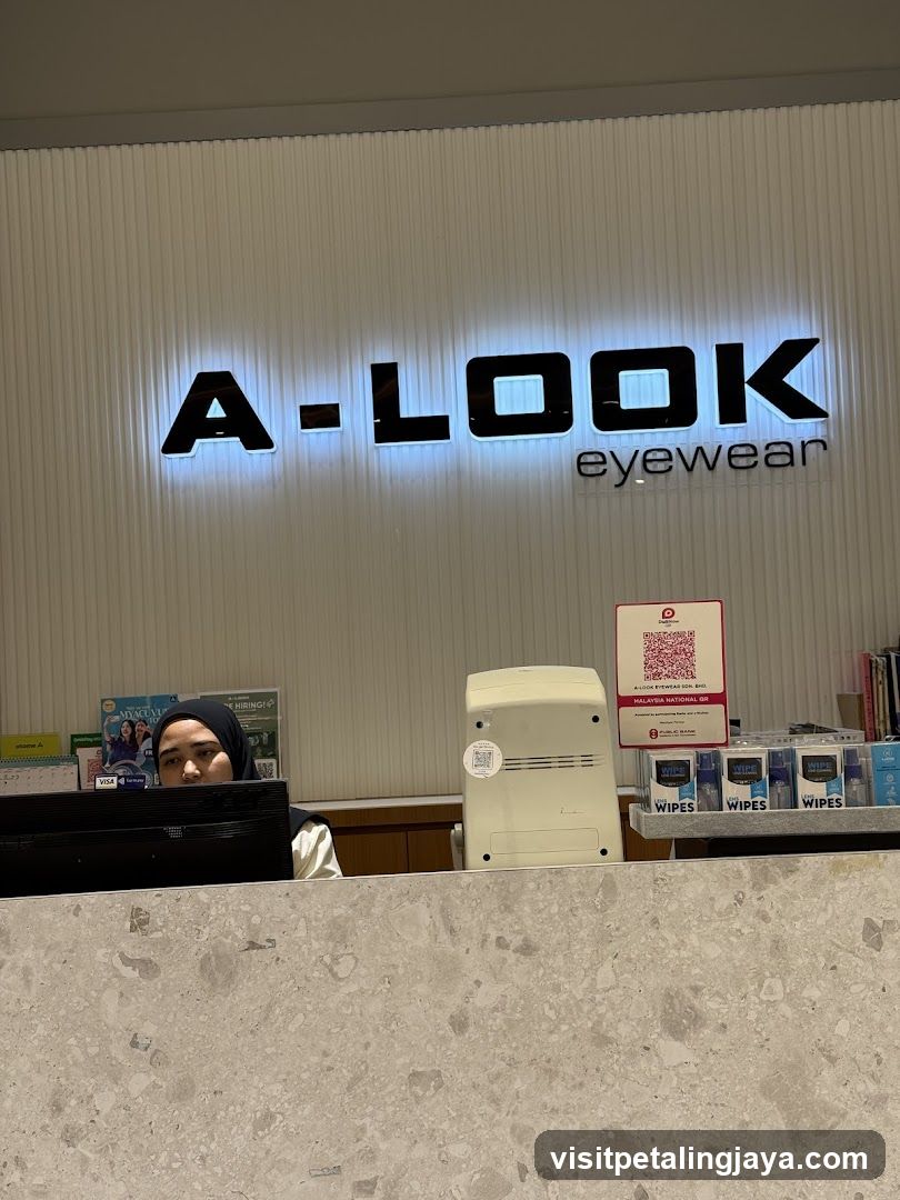 A-LOOK Eyewear Store Interior
