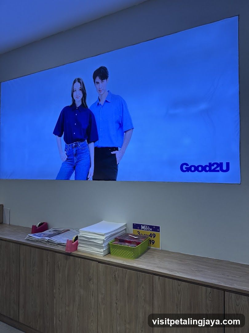Good2U Ad Display