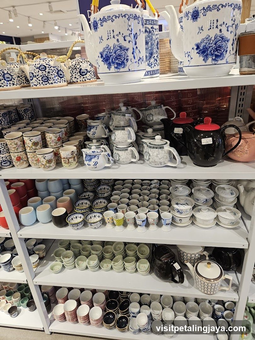 Ceramic and Porcelain Tea Set Display