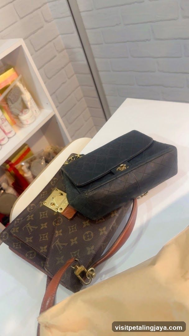 Luxury Handbags Display