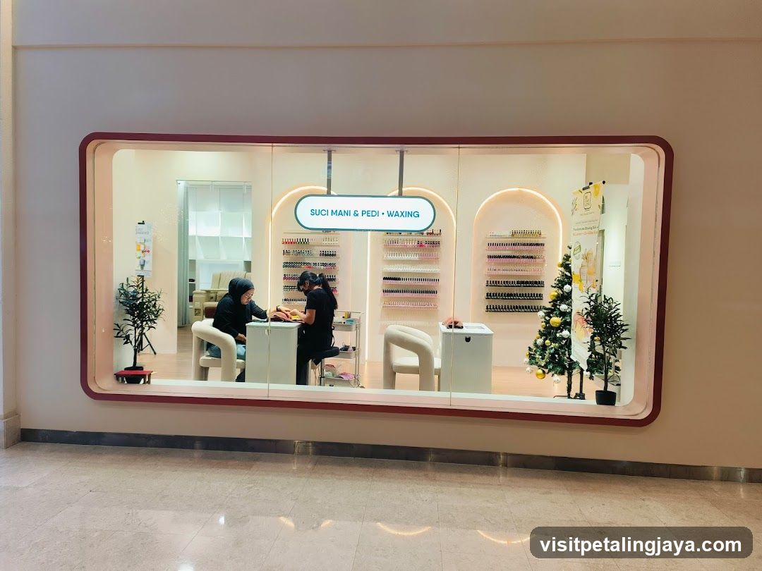 The Nail Shop (The Curve)