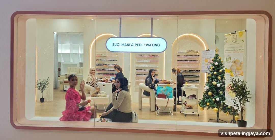 The Nail Shop (The Curve)