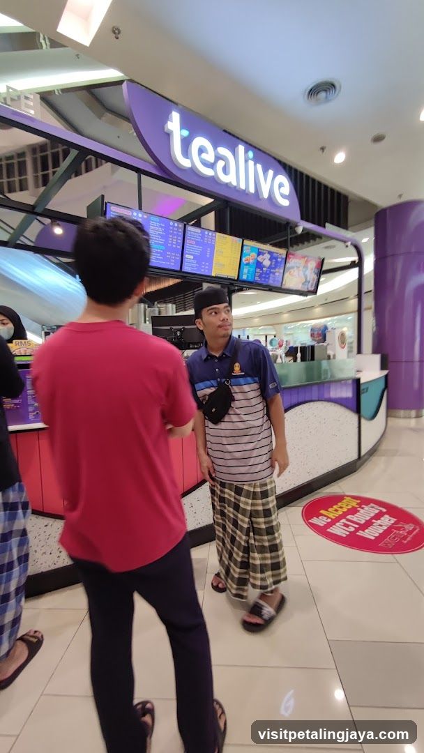 Tealive Store Interior