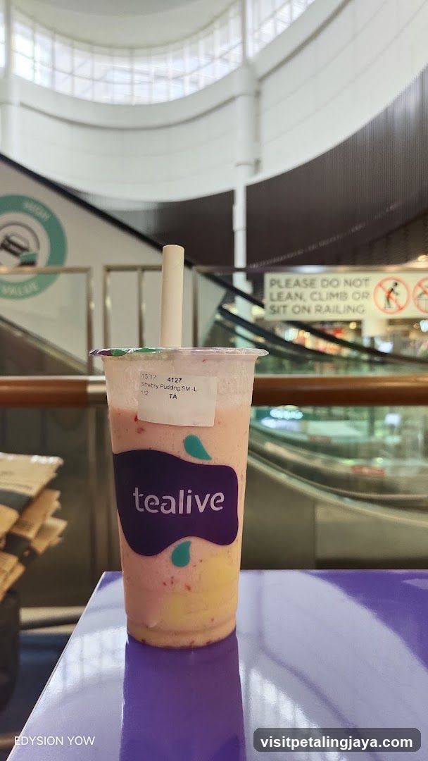 Tealive Drink in Mall