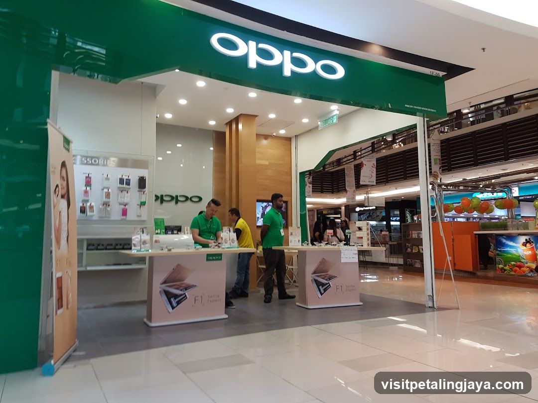 OPPO Store Entrance