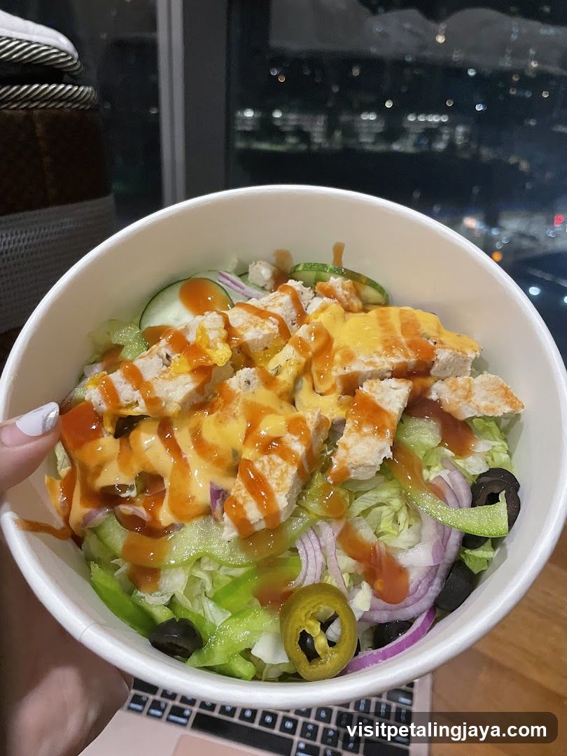 Salad Bowl with Dressing