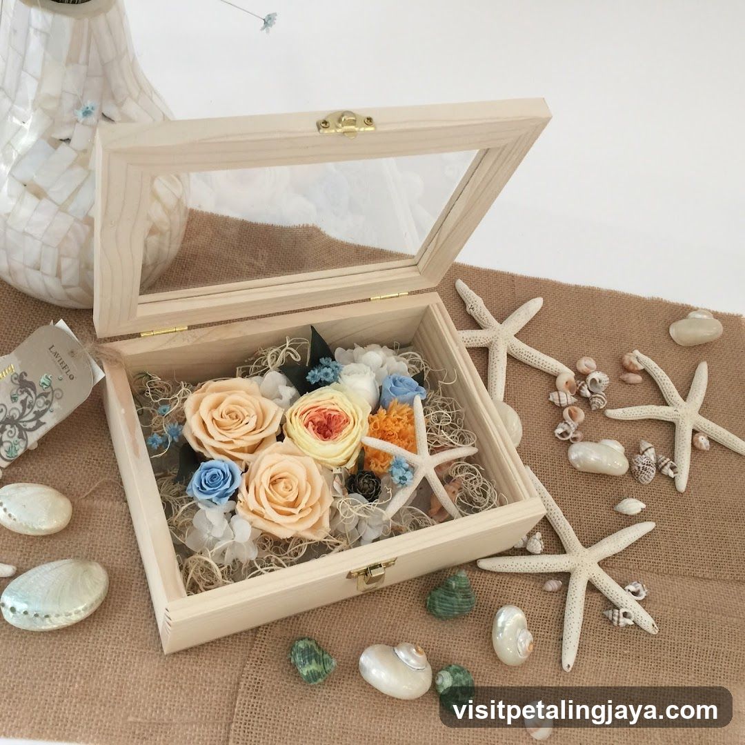 Seaside Gift Box with Preserved Flowers