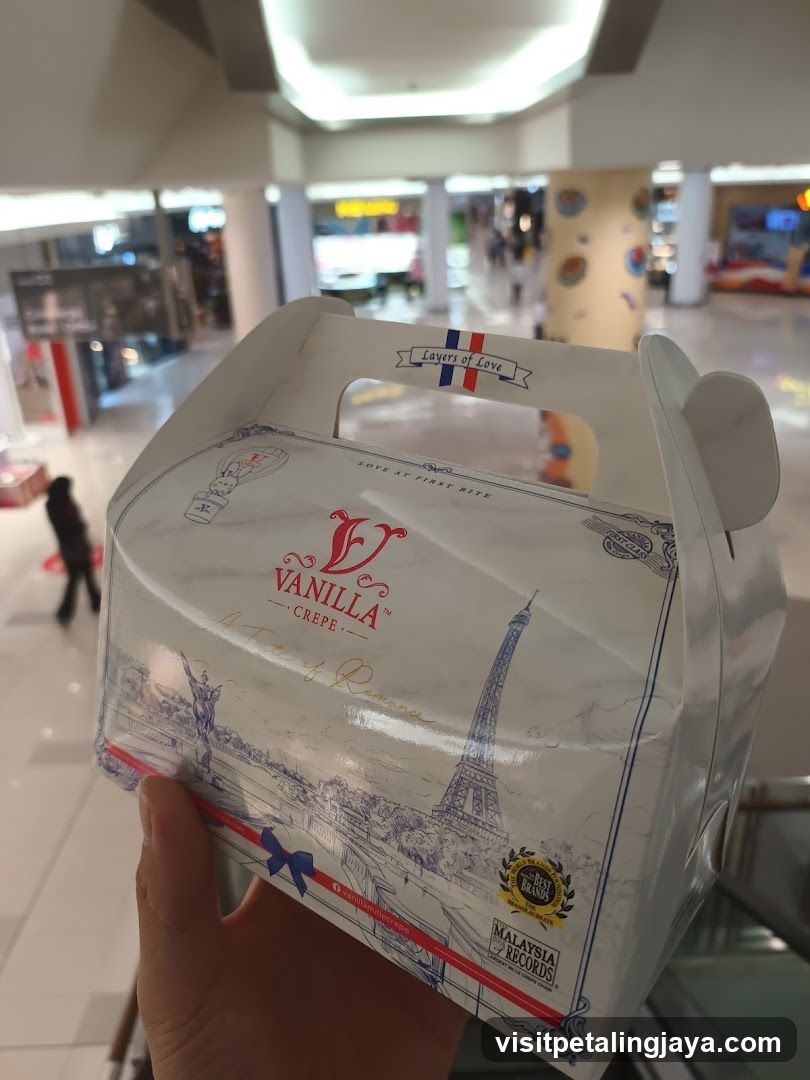 Vanilla Crêpe Box in Mall