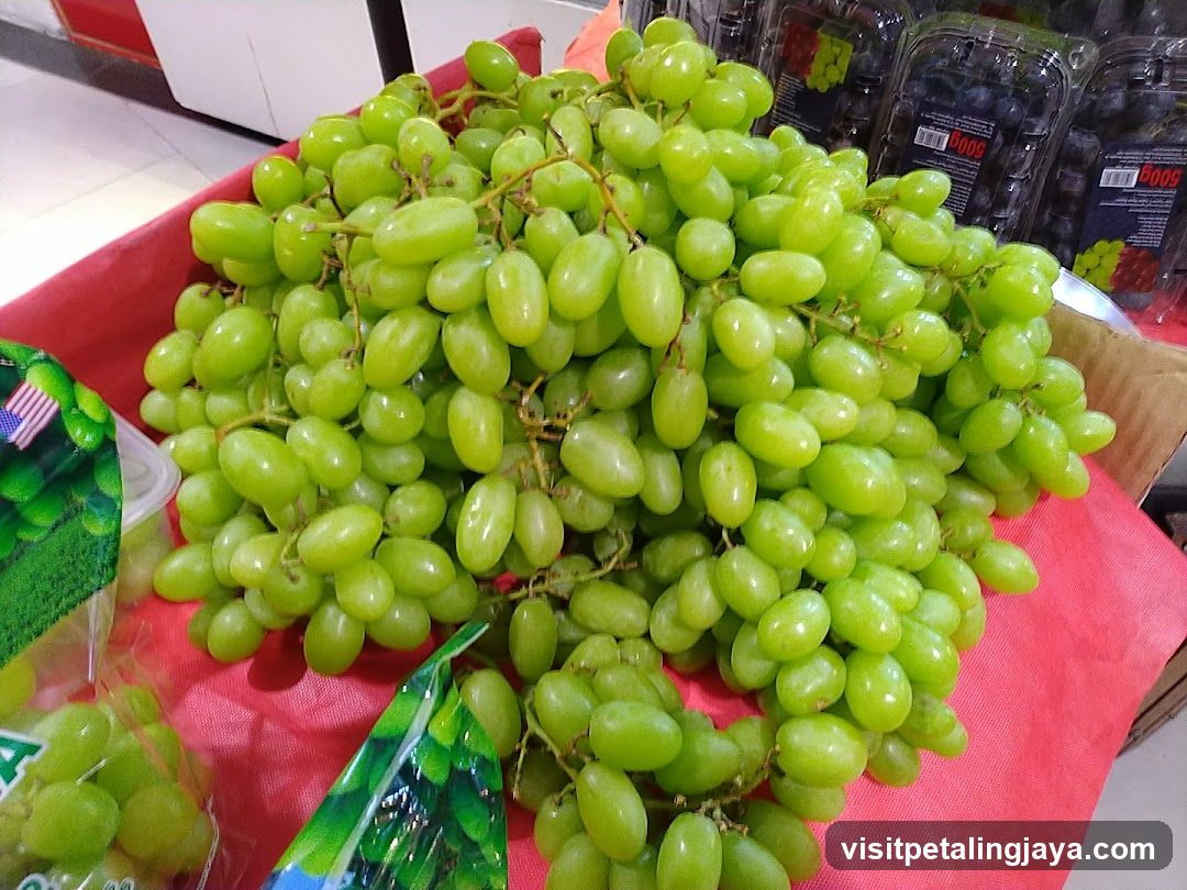 Green Grapes Display