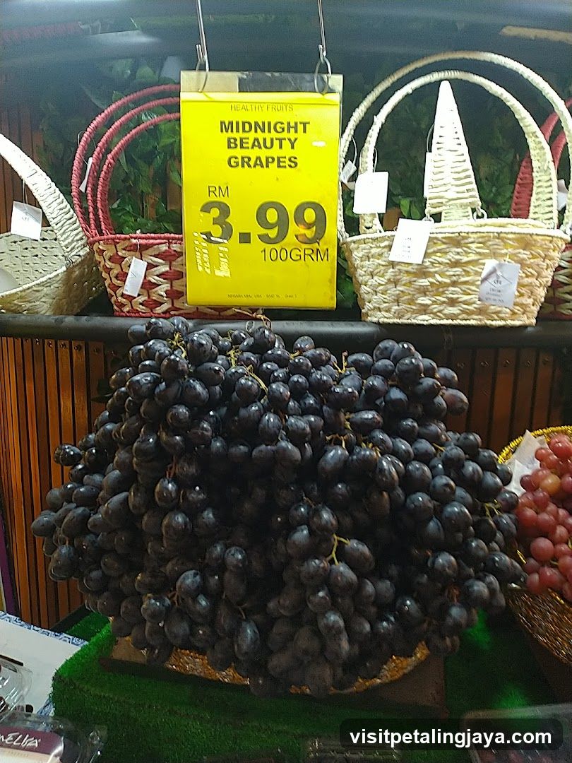 Midnight Beauty Grapes Display