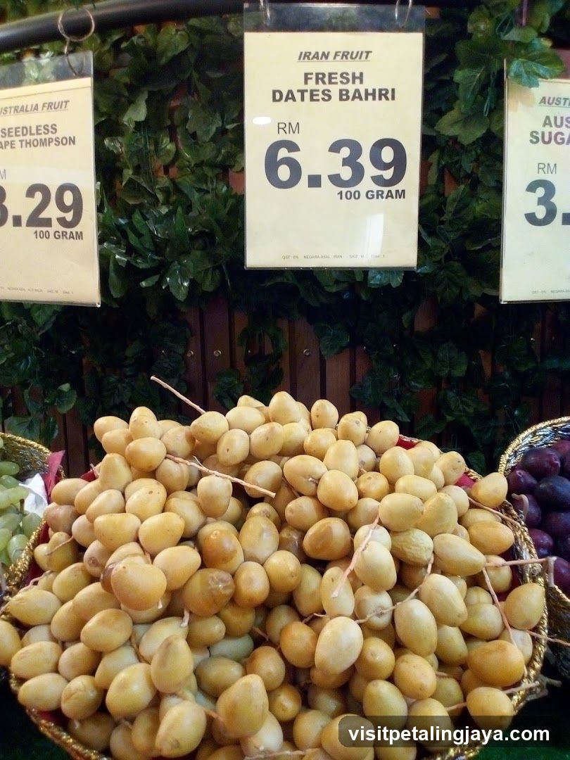 Fresh Dates Display