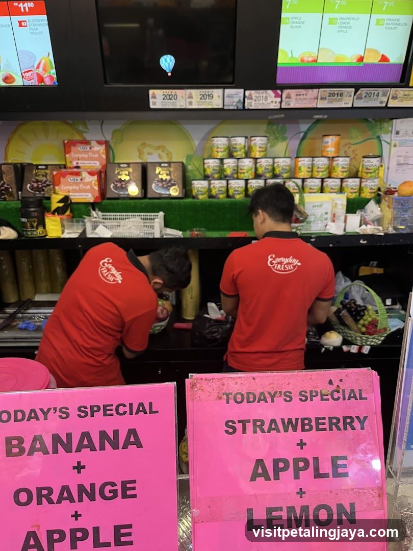 Smoothie Shop Interior