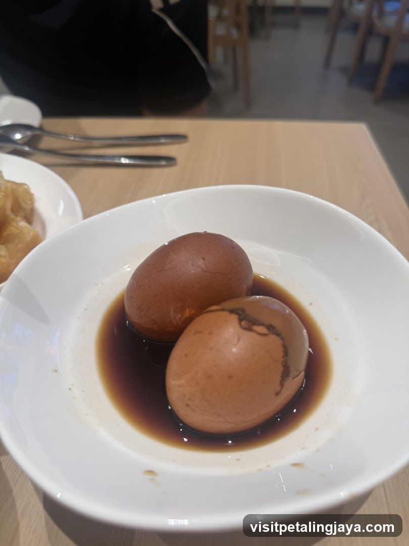 Braised Eggs in Sauce