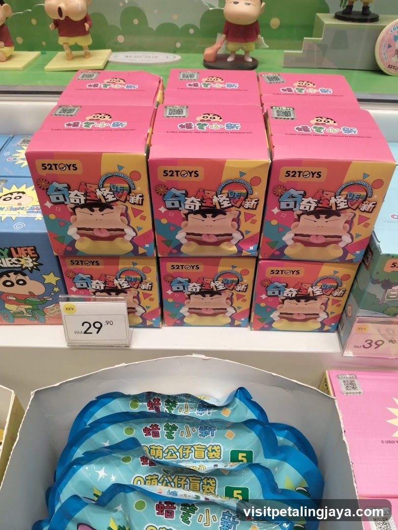 Crayon Shin-chan Blind Box Display