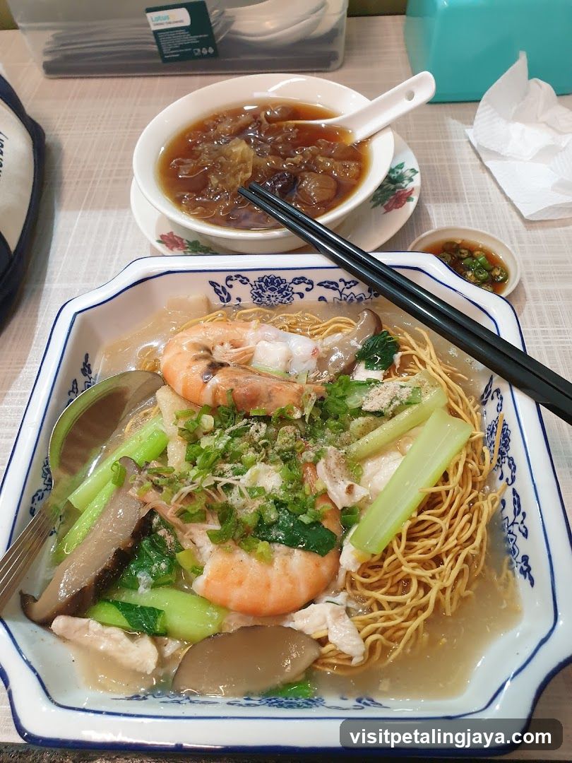 Noodle Dish with Shrimp and Broth