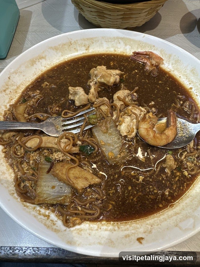 Noodle Dish with Shrimp and Chicken