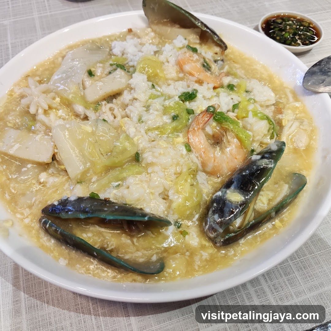 Seafood Congee with Mussels and Shrimp