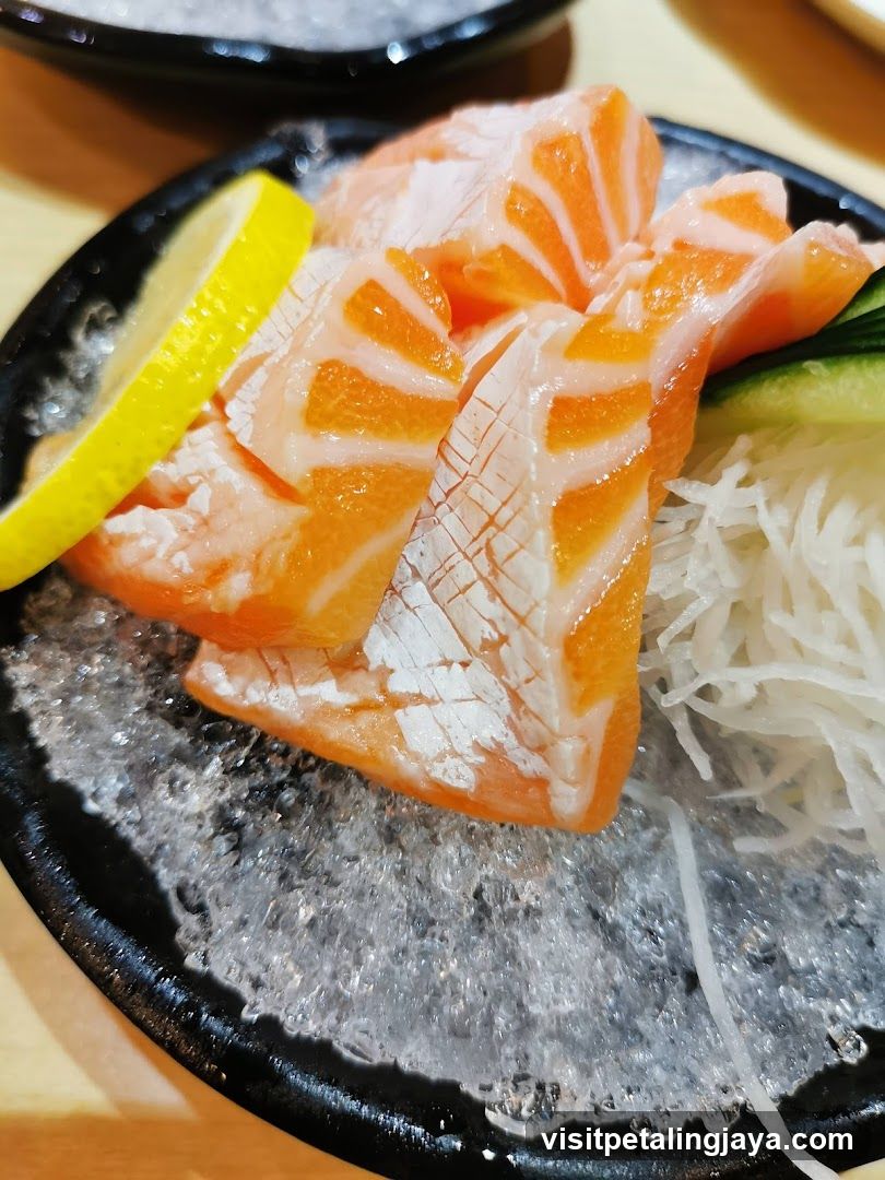 Salmon Sashimi with Ice and Lemon