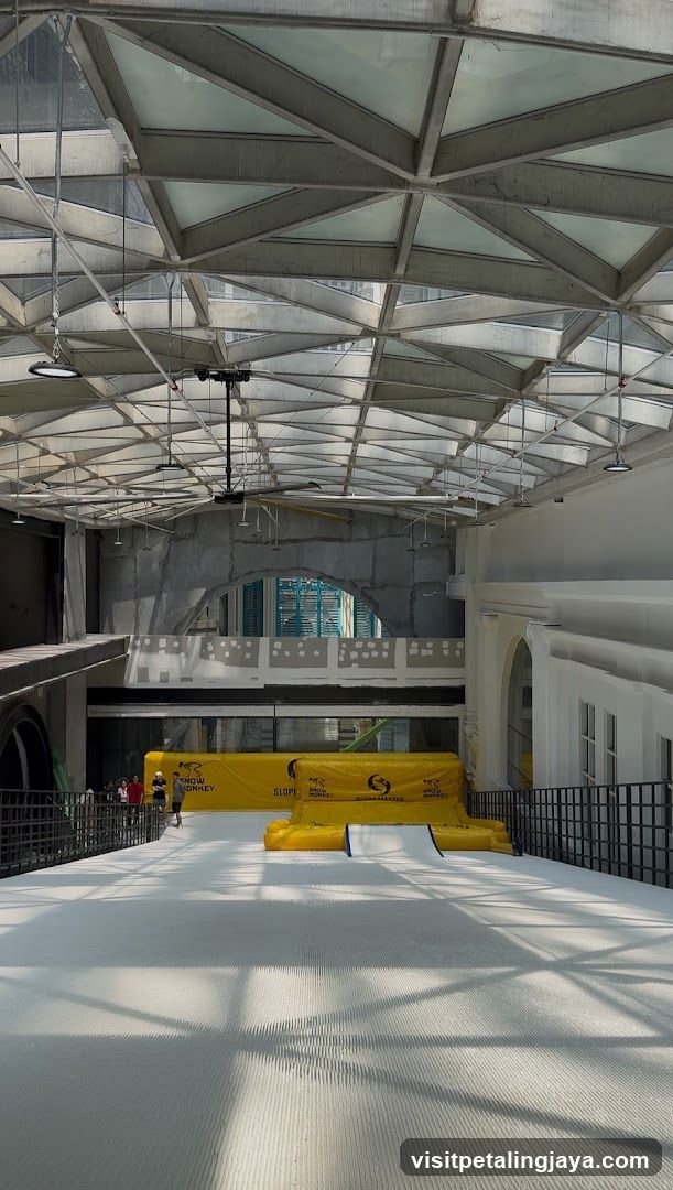 Indoor Snow Slope with Yellow Barriers