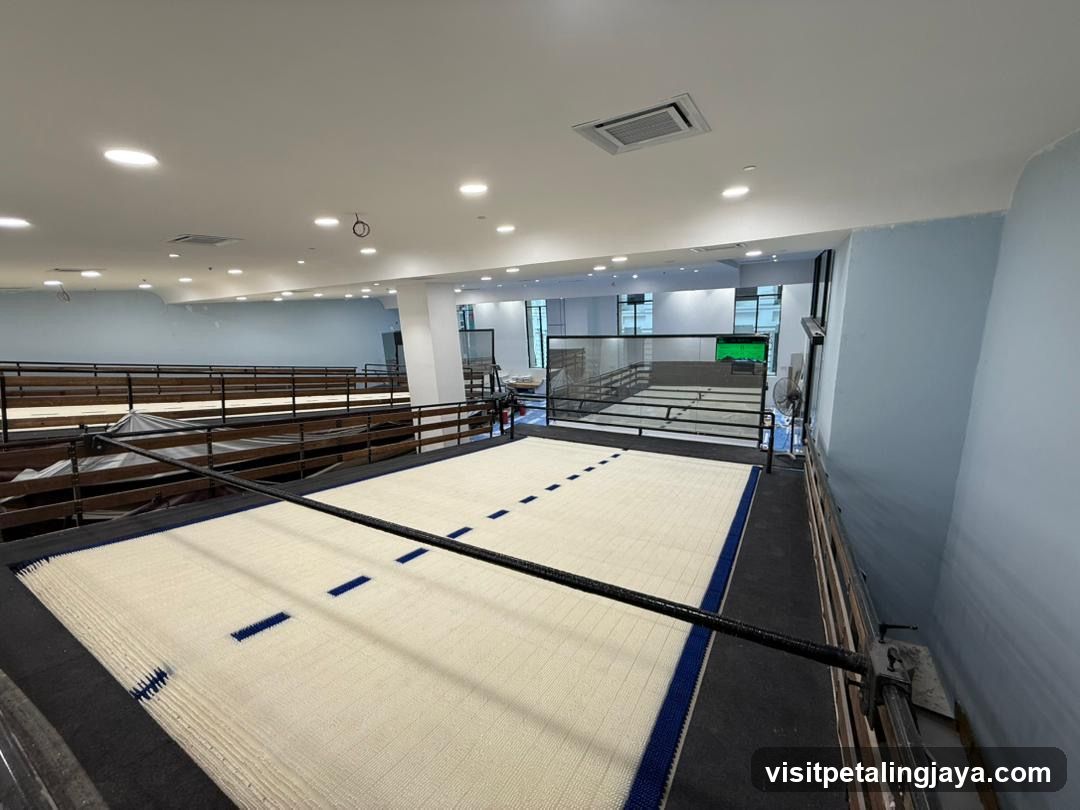 Interior of a large room with tatami mats
