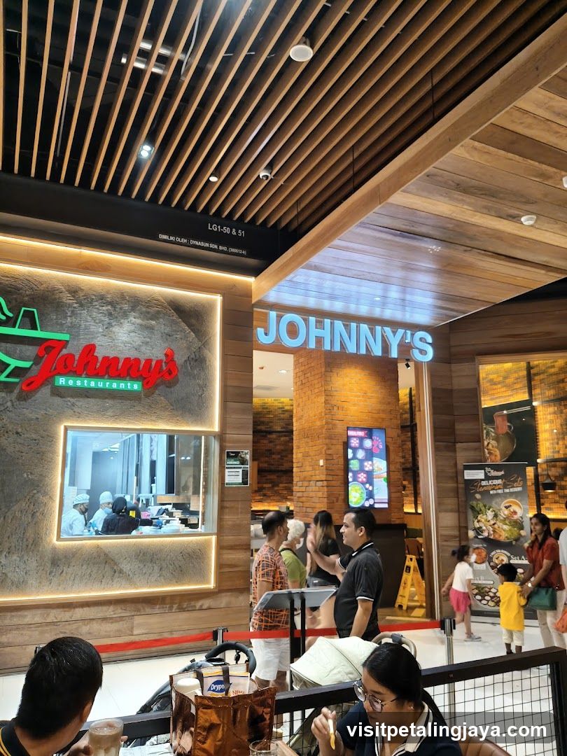 Johnny's Restaurant Interior View