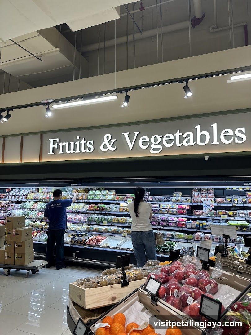 Fruits & Vegetables Section