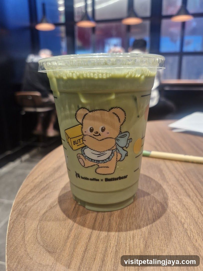 Matcha Drink with Butterbear Cup