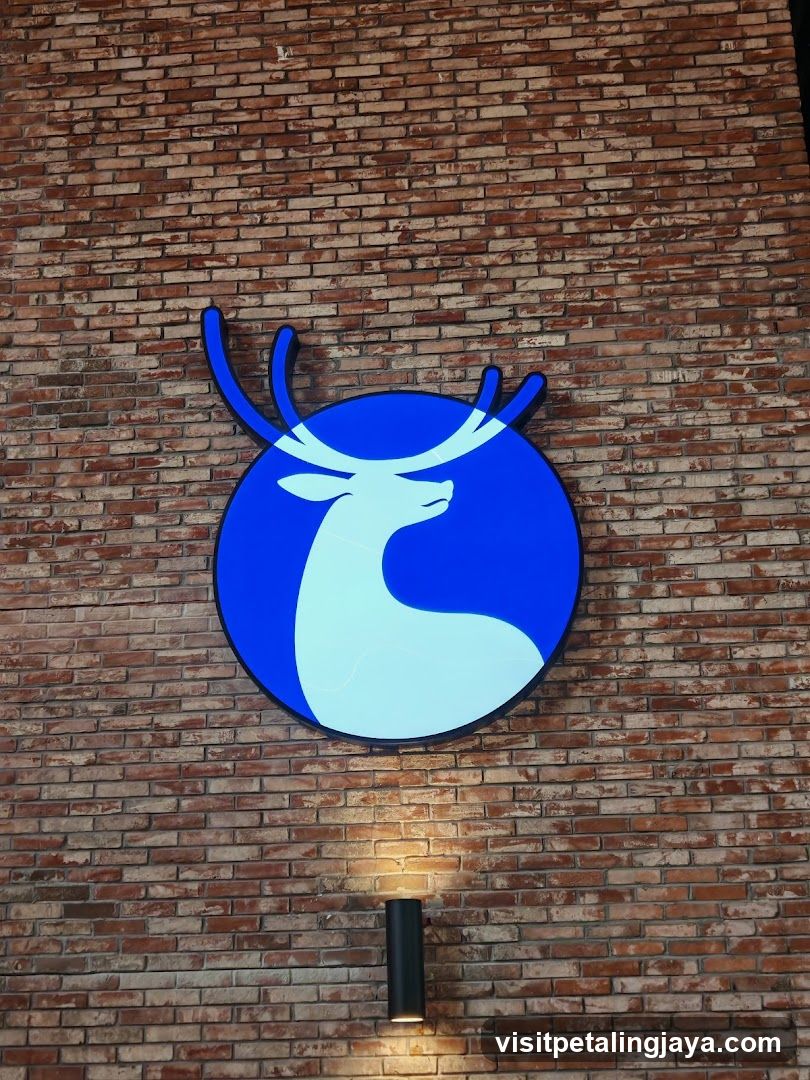 Luckin Coffee - Main Entrance Hextar World