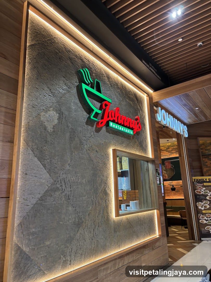 Johnny's Restaurant Hextar World Empire City Damansara