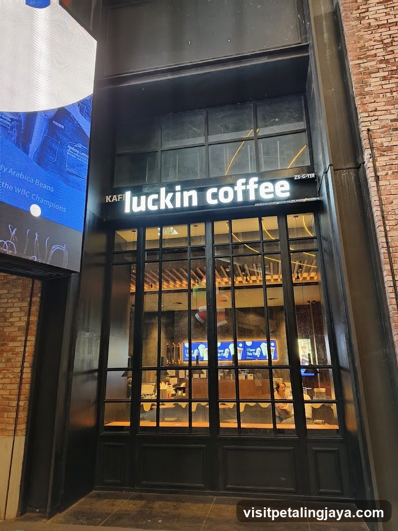 luckin coffee storefront