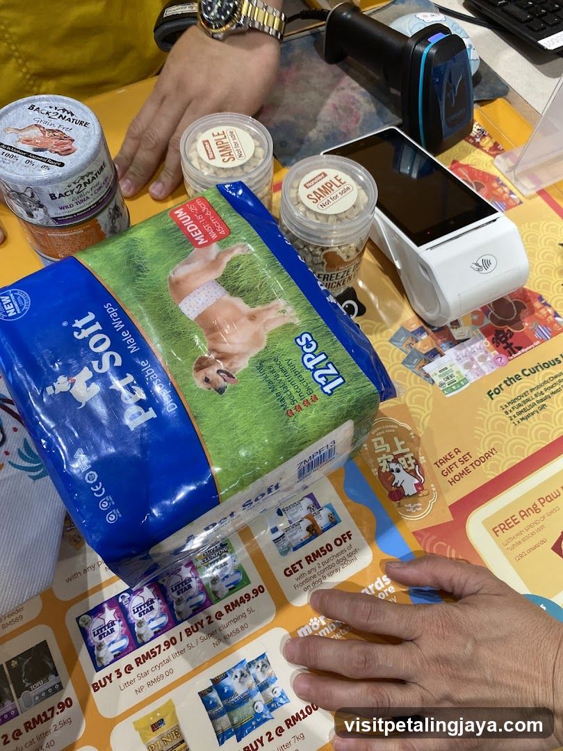 Pet Supplies Display