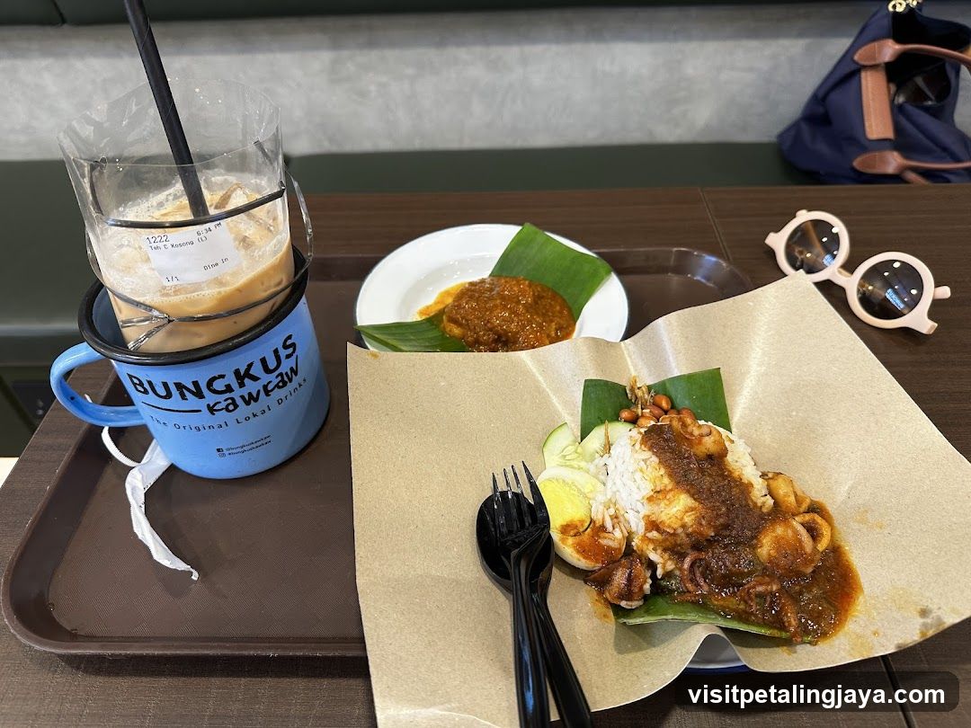 Bungkus Kawaw Meal and Drink