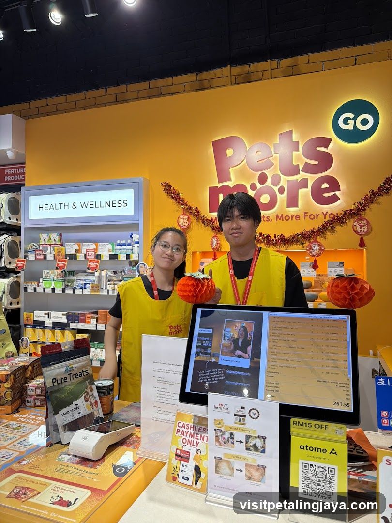 Pets More Store Interior