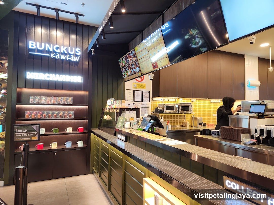 Bungkus Kawkaw Store Interior