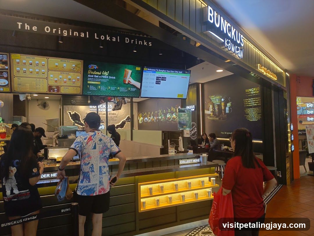 Bungkus Kawah Food Stall Interior