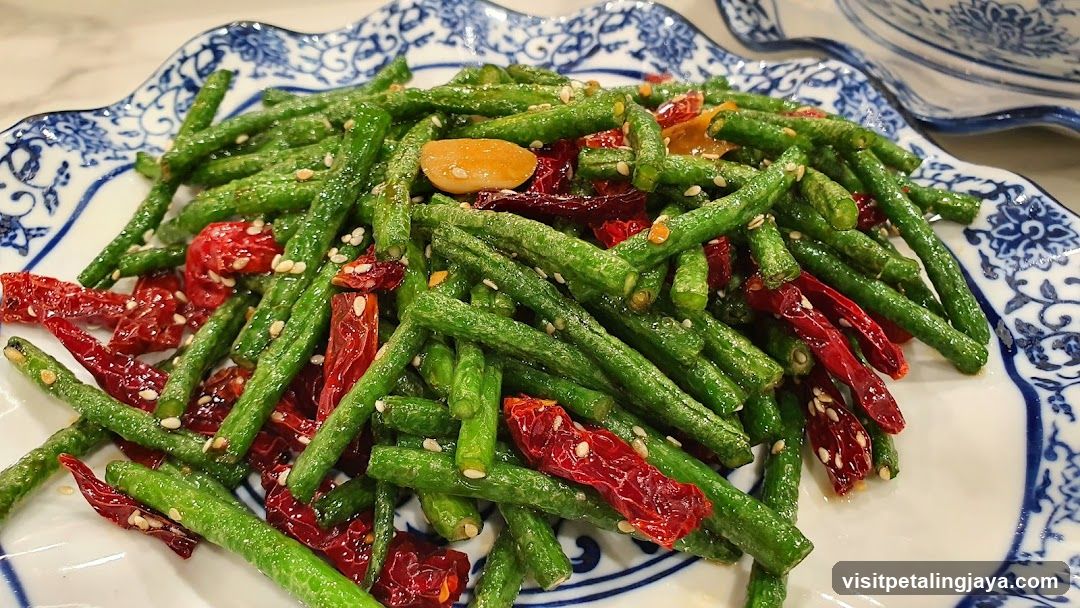 Stir-fried Green Beans with Dried Chilies