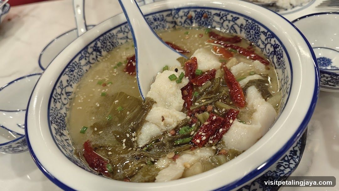 Sichuan-style Fish Soup with Preserved Vegetables