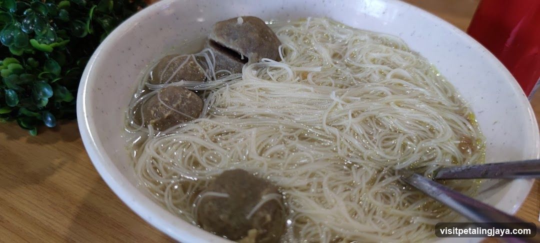 Bowl of Noodles with Meatballs