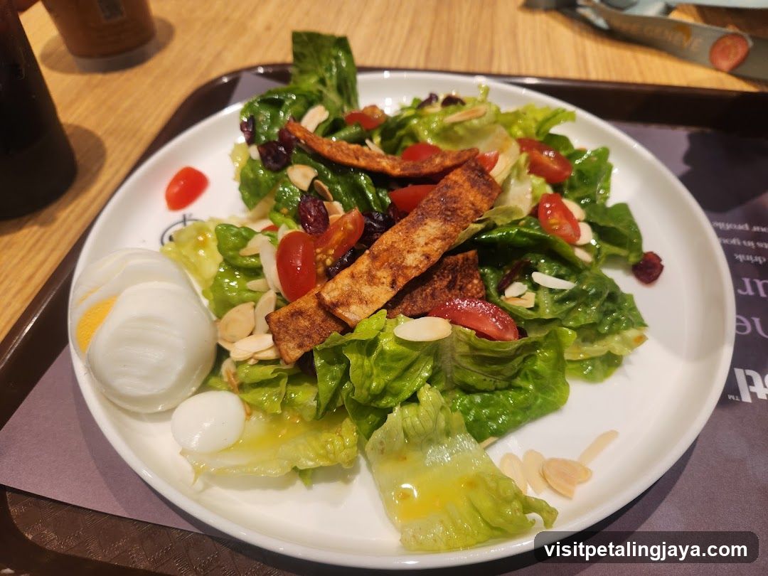 Salad with Tofu and Egg