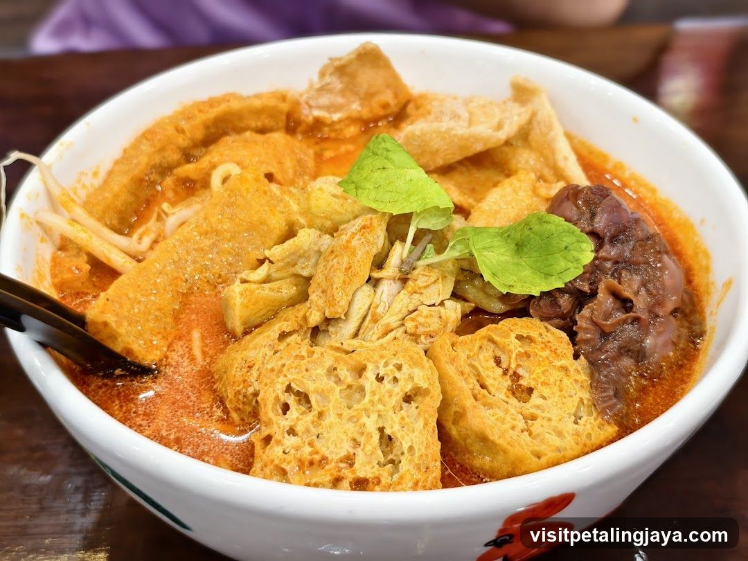 Laksa Bowl with Tofu and Meat