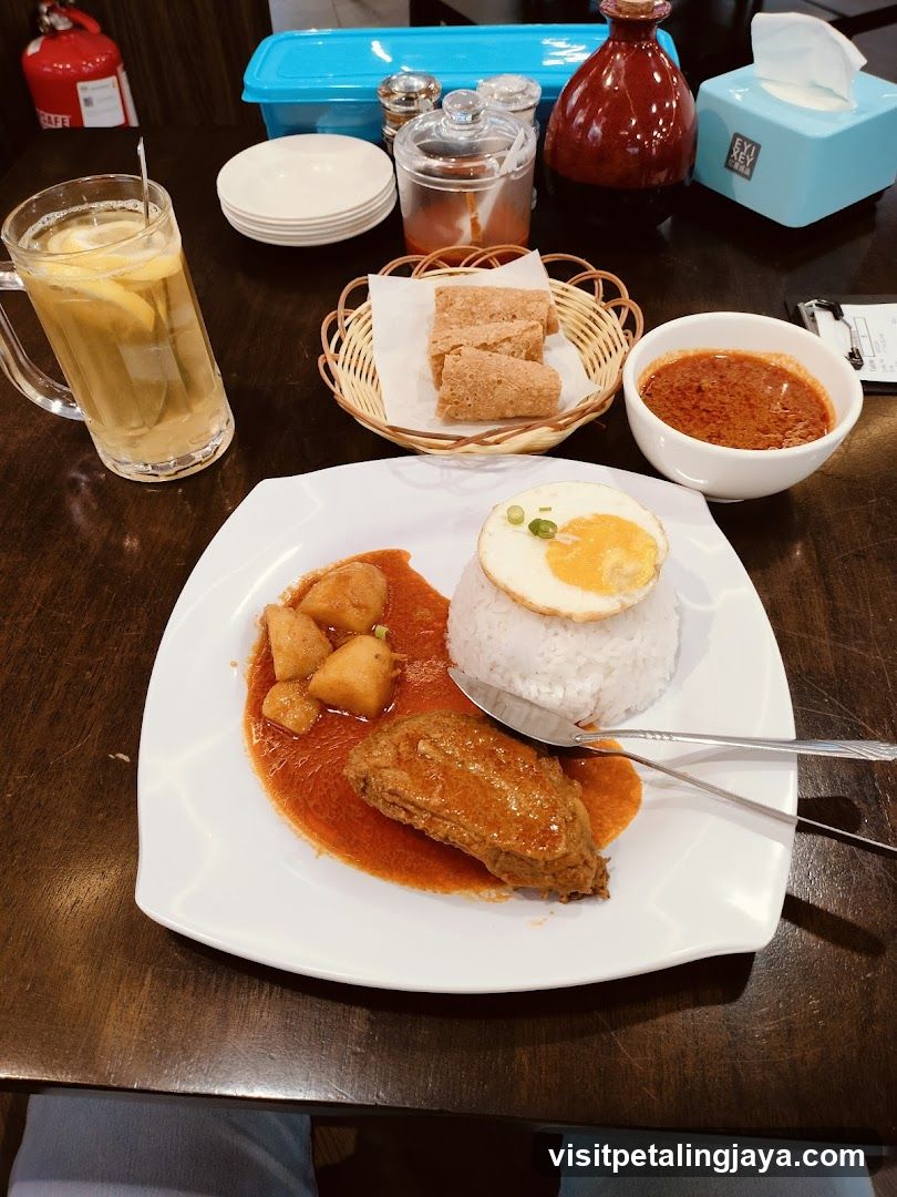 Rice Dish with Curry and Fried Egg