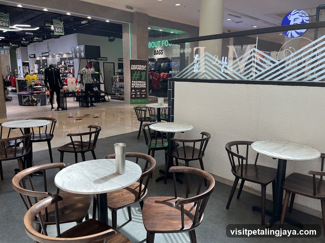Mall Food Court Area