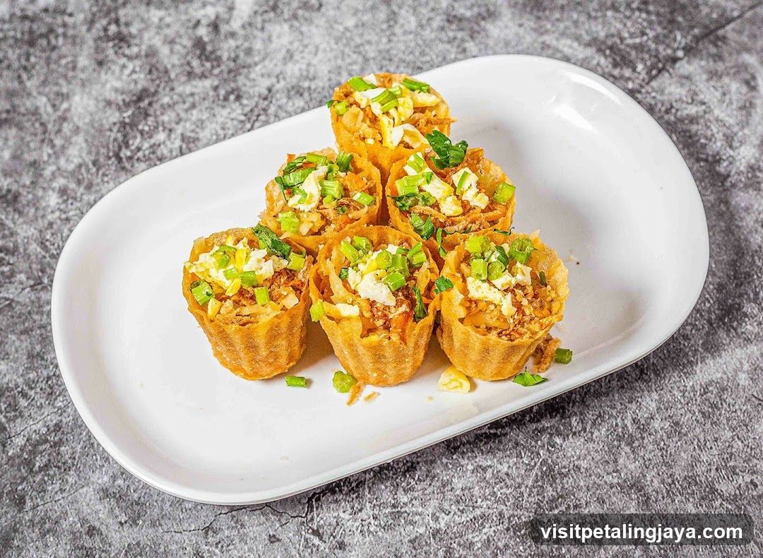 Crispy Waffle Cups with Topping